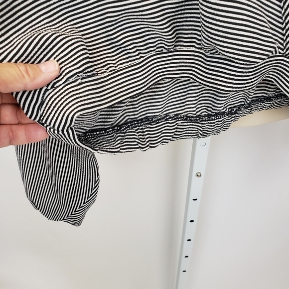 Audrey 3+1 bubble sleeve crop top - Picture 6 of 10